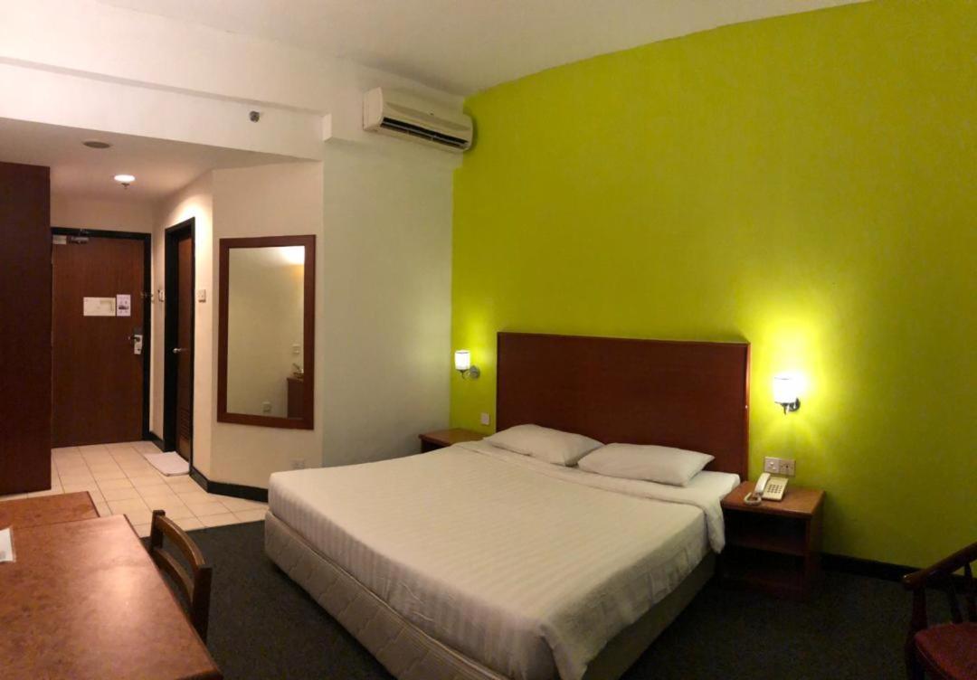 Garden View Hotel Bahau Bagian luar foto