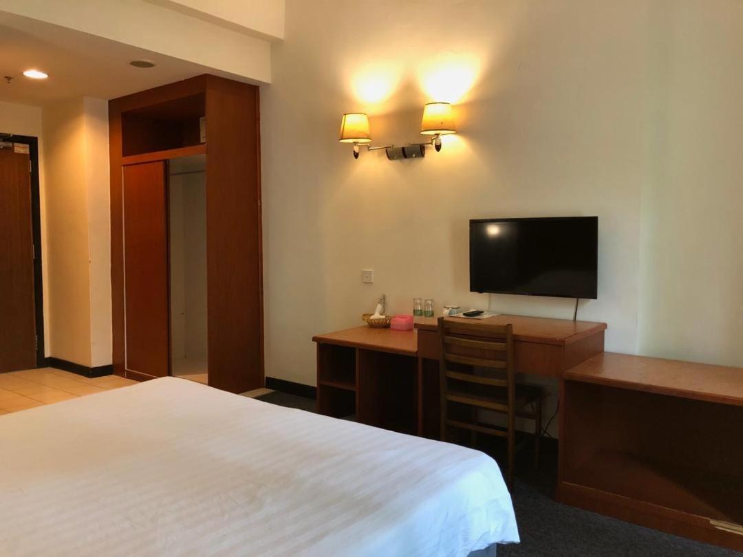 Garden View Hotel Bahau Bagian luar foto