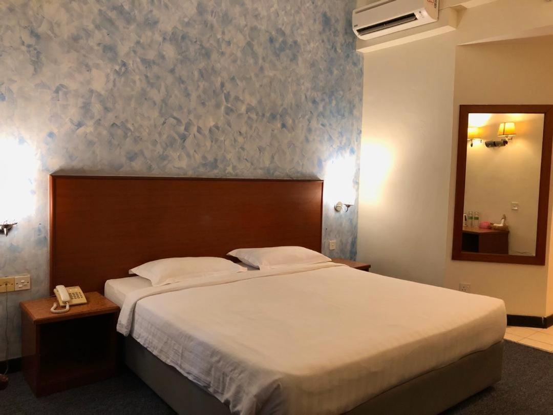 Garden View Hotel Bahau Bagian luar foto