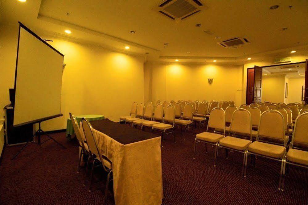 Garden View Hotel Bahau Bagian luar foto